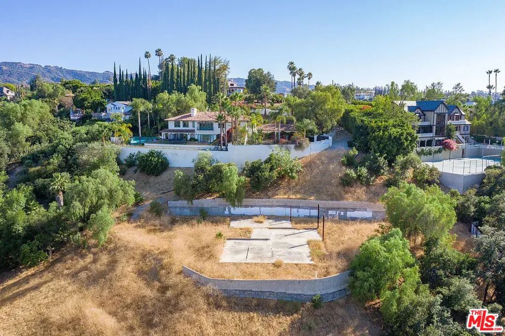 17229 Oak View Drive