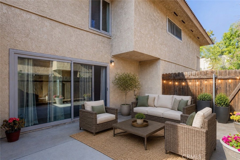 1008 Las Lomas Unit C