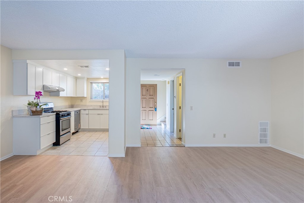 1008 Las Lomas Unit C