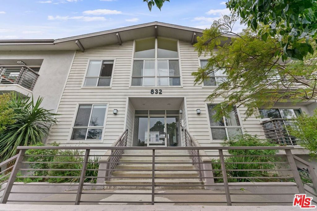 Photo of 832 Euclid Street #105, Santa Monica, CA 90403 (MLS # 26641941)