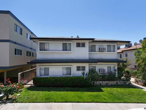 Photo of 324 Santa Anita Avenue, Burbank, CA 91502 (MLS # 225005855)