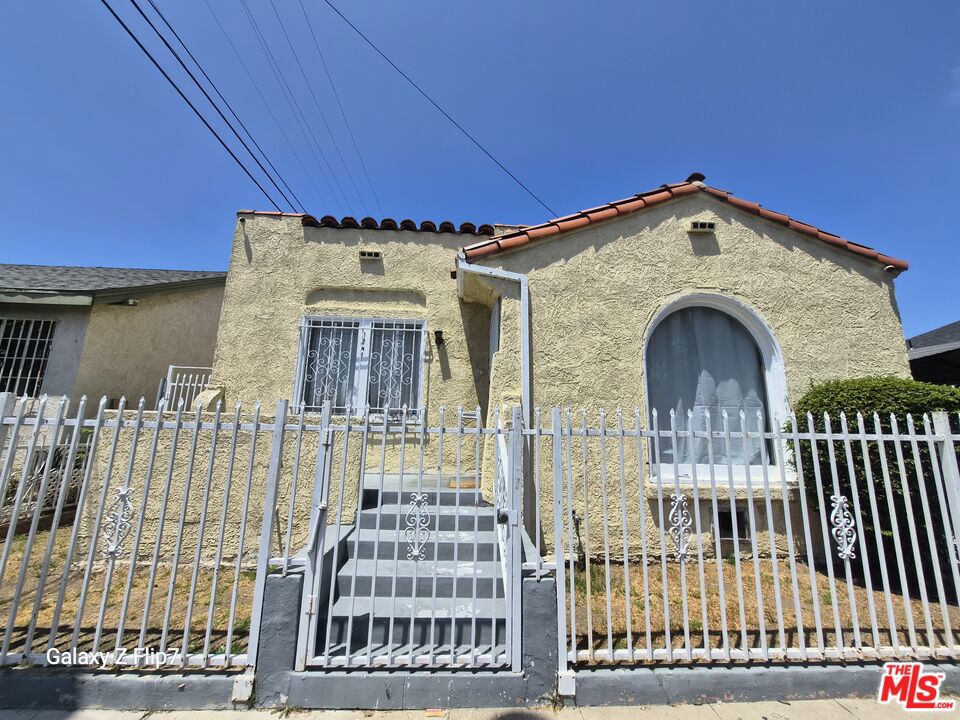 1241 W 43rd Street