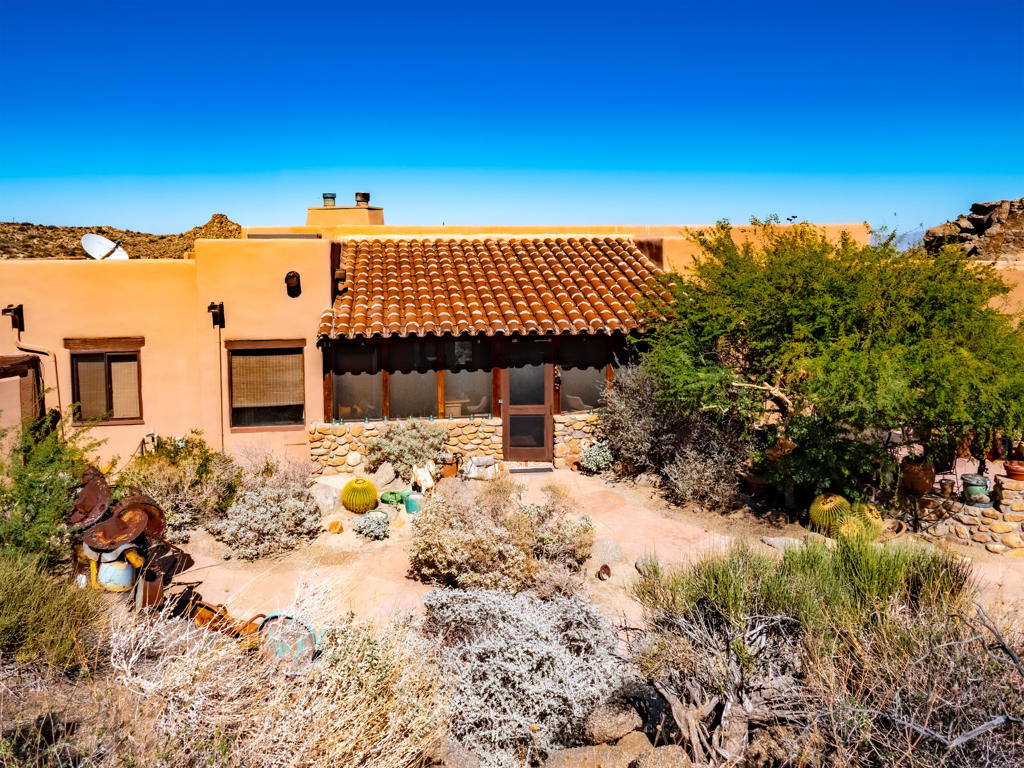 58720 Avenida Los Pinos