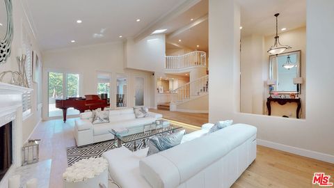 Photo of 4950 Densmore Avenue, Encino, CA 91436 (MLS # 26677899)