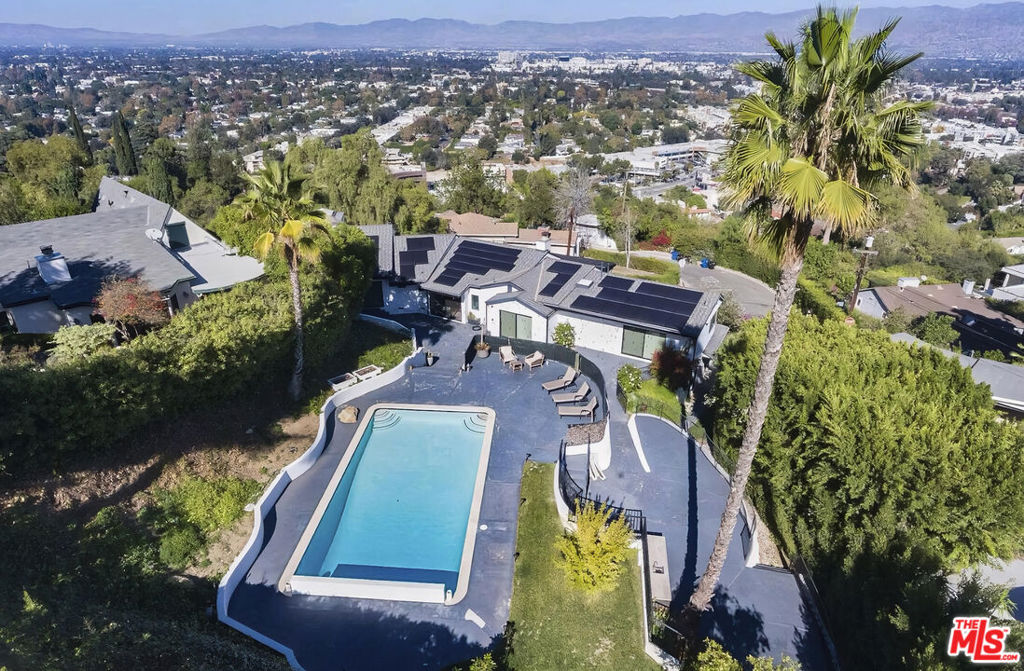 3712 Berry Drive