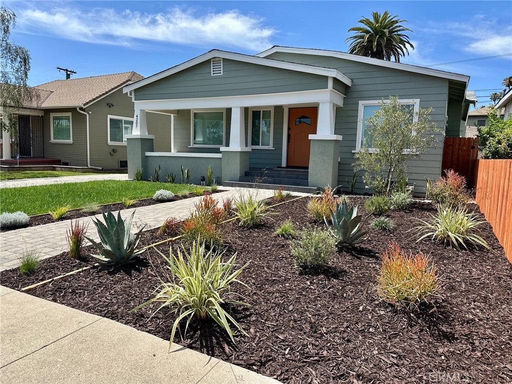 4207 S Van Ness Avenue, Los Angeles CA 90062