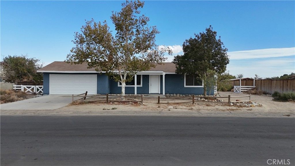 Photo of 40974 156th St E, Lancaster, CA 93535 (MLS # DW25242308)