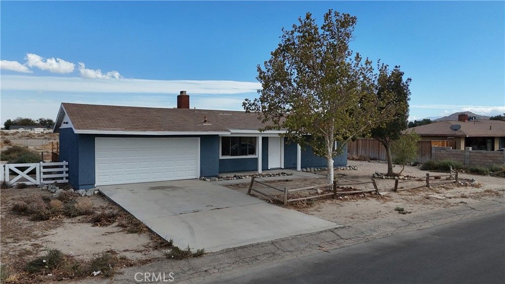 Photo of 40974 156th St E, Lancaster, CA 93535 (MLS # DW25242308)