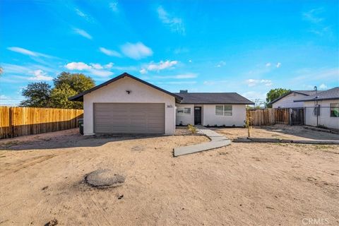 Photo of 5671 Encelia, 29 Palms, CA 92277 (MLS # JT26011615)