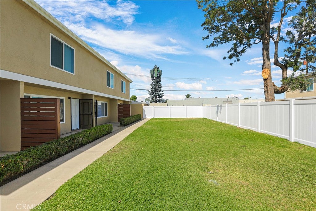Photo of 2937 Mendoza DR #C, Costa Mesa, CA 92626 (MLS # OC26192009)