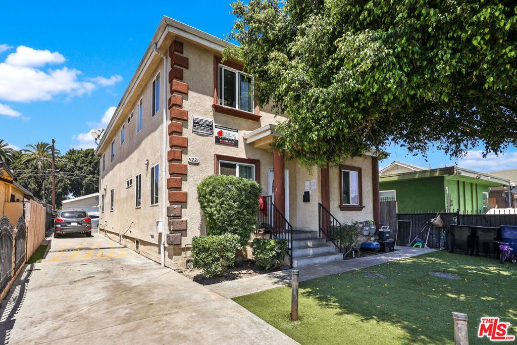 1219 E 57th Street