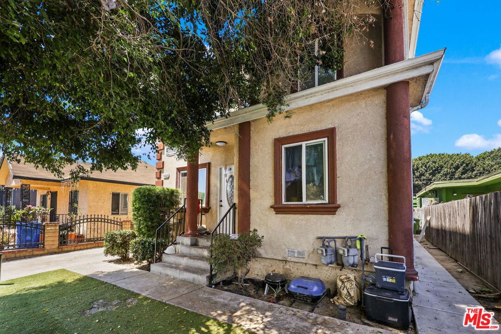 1219 E 57th Street