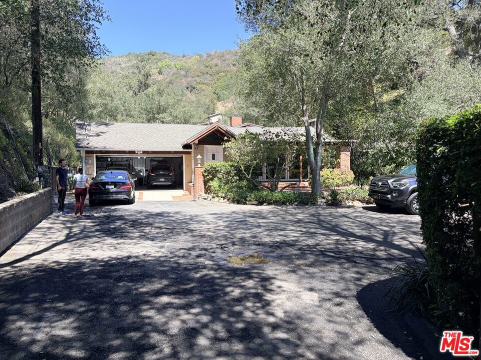 1702 Crater Lane