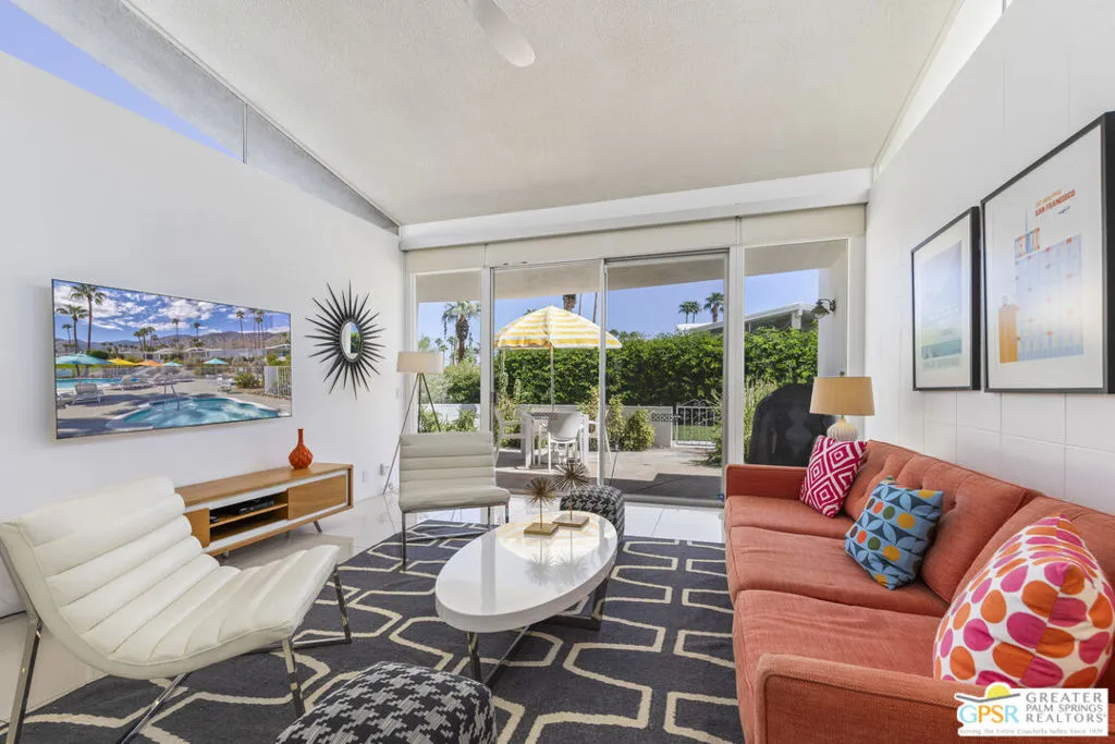 Palm Springs, California 92264, United States, 2 Bedrooms Bedrooms, ,2 BathroomsBathrooms,Residential,Pending,218337