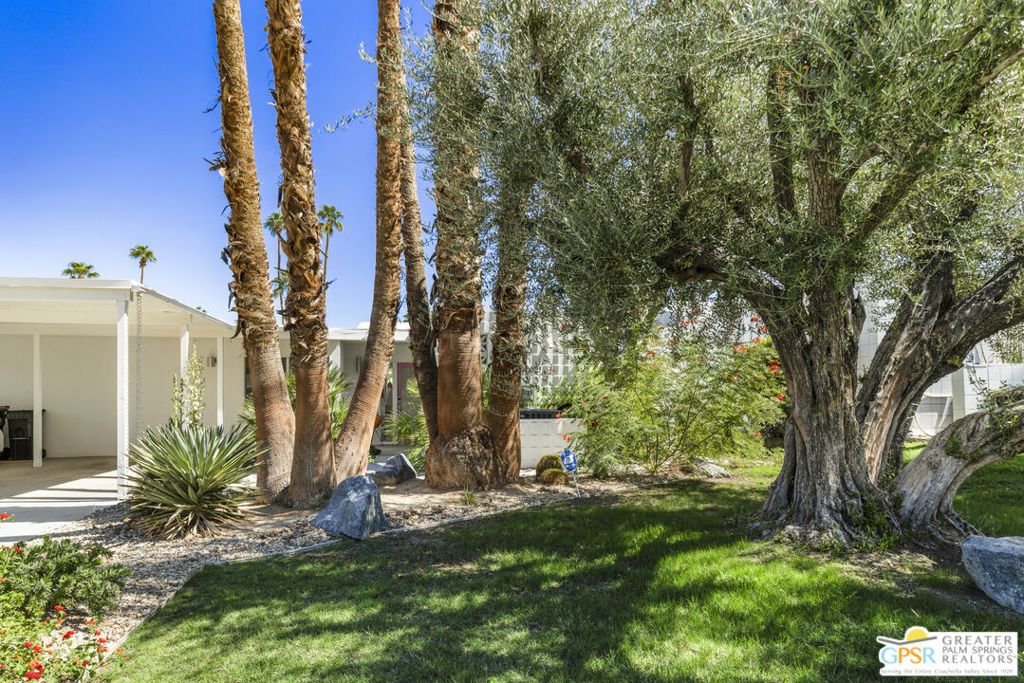Photo of 2362 S Sierra Madre, Palm Springs, CA 92264 (MLS # 25588603PS)
