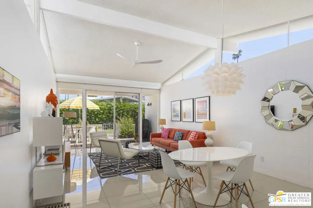 Palm Springs, California 92264, United States, 2 Bedrooms Bedrooms, ,2 BathroomsBathrooms,Residential,Pending,218337