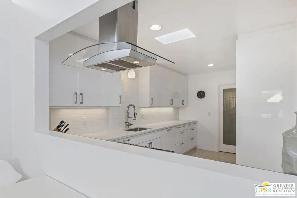 Palm Springs, California 92264, United States, 2 Bedrooms Bedrooms, ,2 BathroomsBathrooms,Residential,Pending,218337