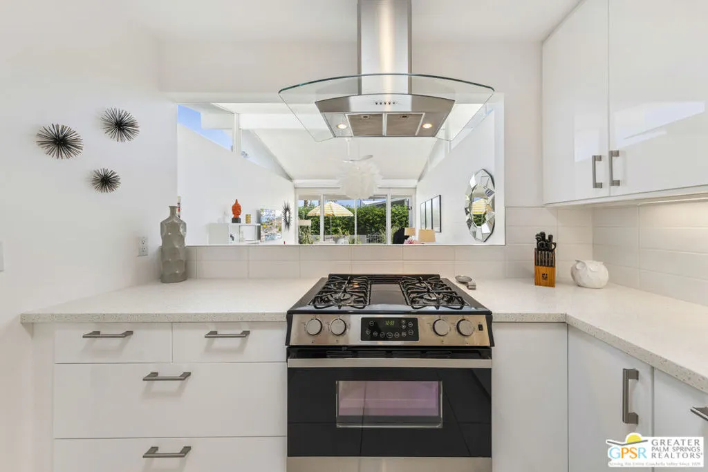 Palm Springs, California 92264, United States, 2 Bedrooms Bedrooms, ,2 BathroomsBathrooms,Residential,Pending,218337