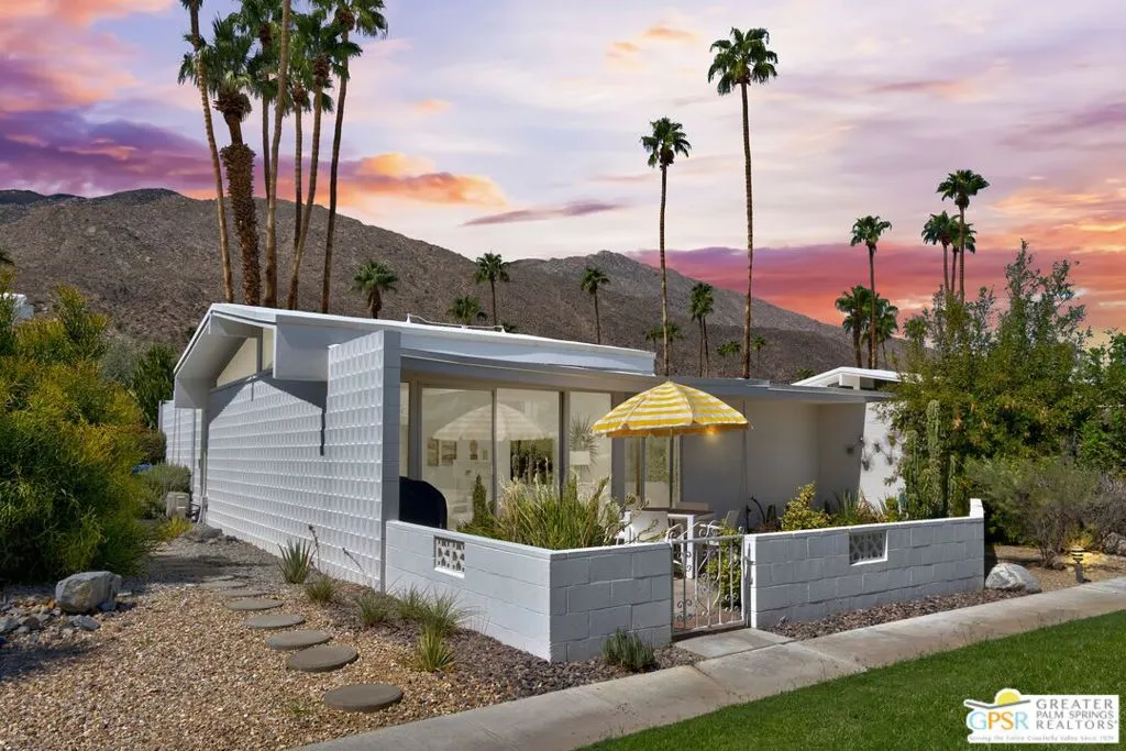 Palm Springs, California 92264, United States, 2 Bedrooms Bedrooms, ,2 BathroomsBathrooms,Residential,Pending,218337