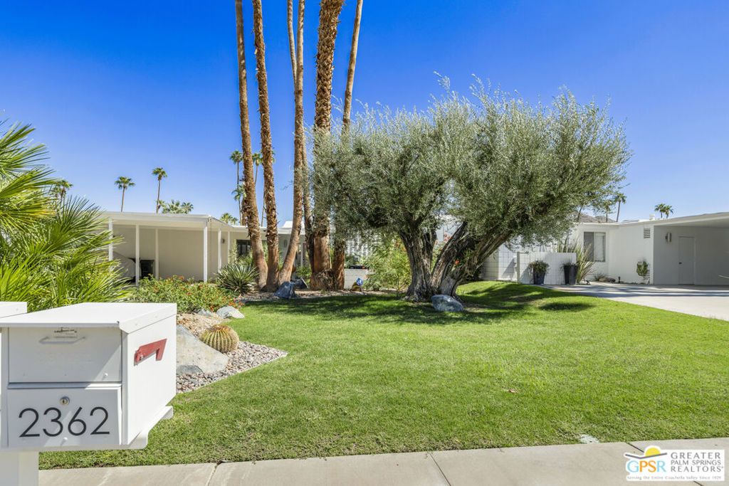 Photo of 2362 S Sierra Madre, Palm Springs, CA 92264 (MLS # 25588603PS)