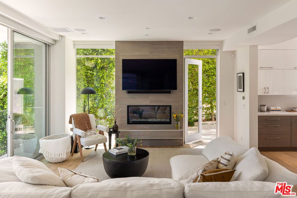 Photo of 7350 Pacific View Drive, Los Angeles, CA 90068 (MLS # 25592245)