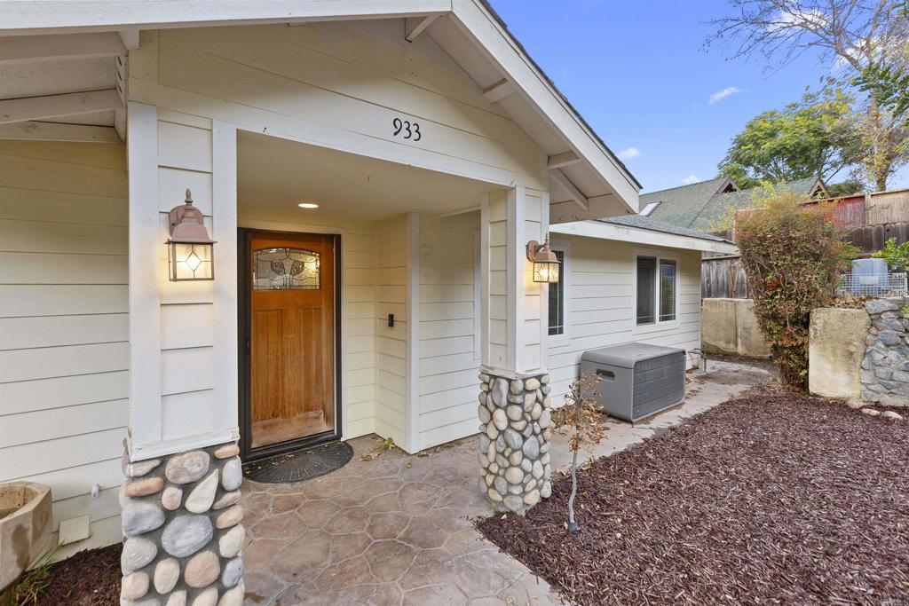 933 Silverbrook Drive