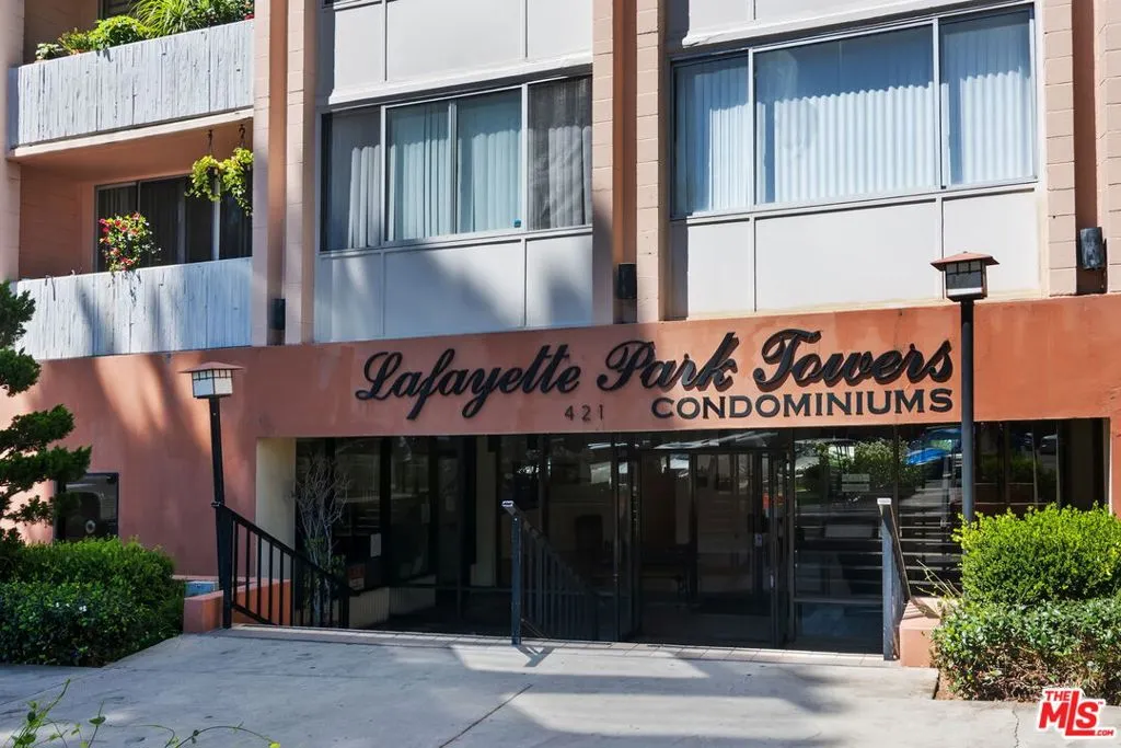 Los Angeles, California 90057, United States, 1 Bedroom Bedrooms, ,1 BathroomBathrooms,Residential,Active,226869