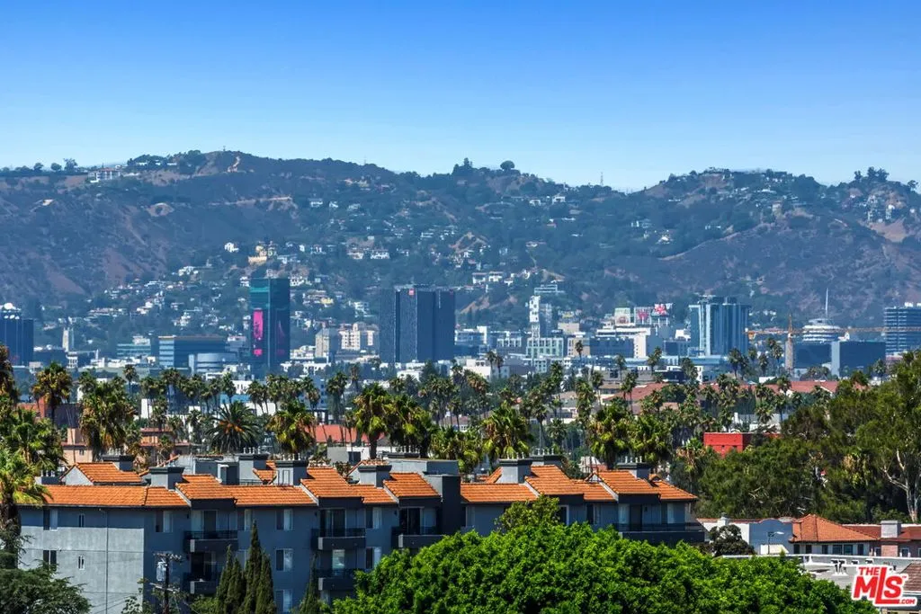 Los Angeles, California 90057, United States, 1 Bedroom Bedrooms, ,1 BathroomBathrooms,Residential,Active,226869