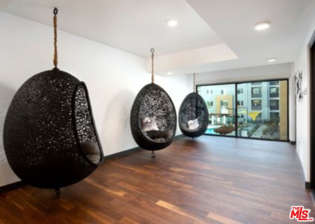 1910 S Union Street 3039