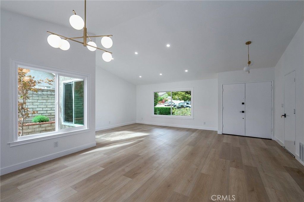 Photo of 572 Los Vientos Dr, Newbury Park, CA 91320 (MLS # SR25232659)