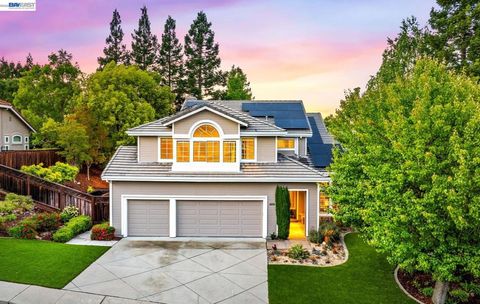 Photo of 605 Bancroft Pl Pl, San Ramon, CA 94582 (MLS # 41132095)