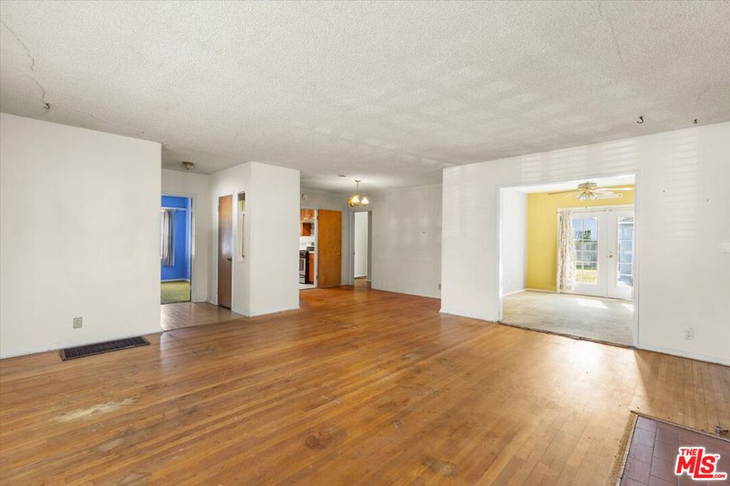 8729 Mcconnell Avenue