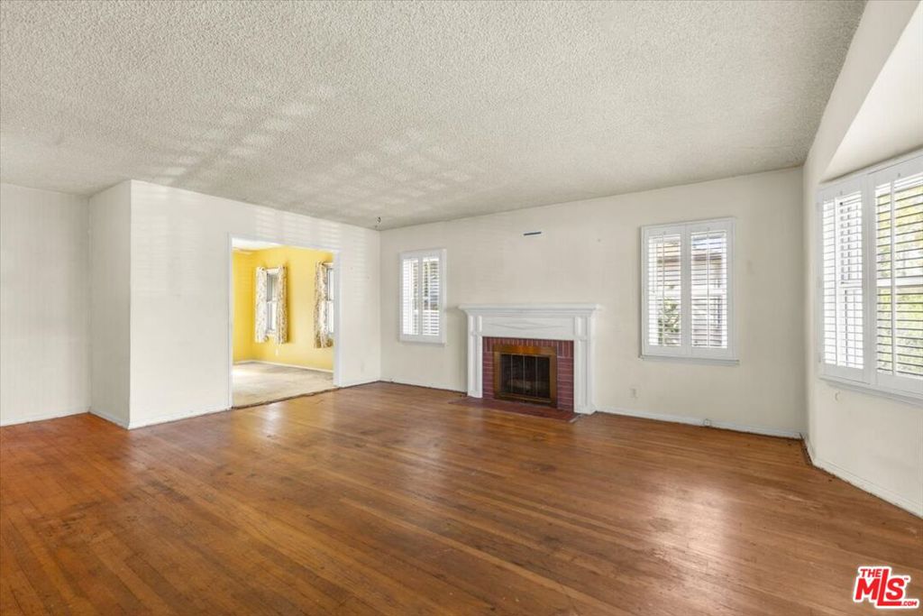 8729 Mcconnell Avenue