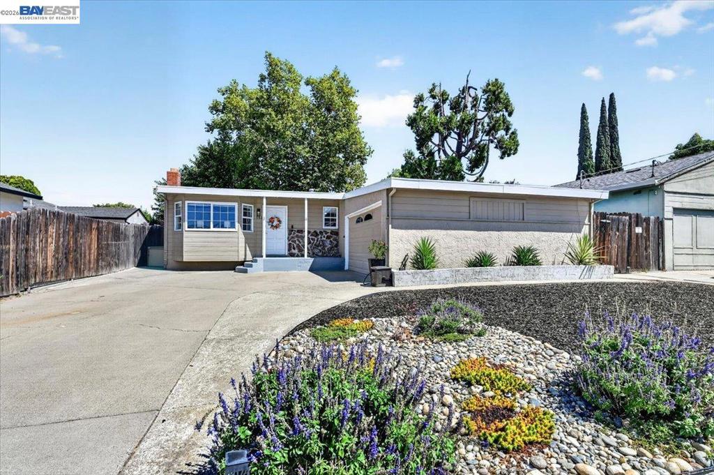 982 Ventura Ave Ave