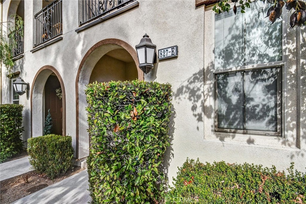 827 E Promenade E