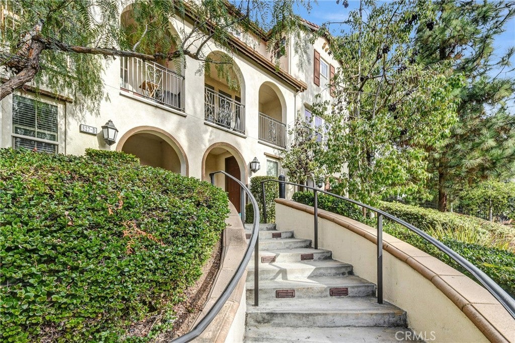 827 E Promenade St E, Azusa CA 91702