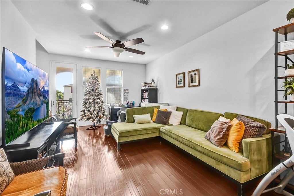 827 E Promenade E