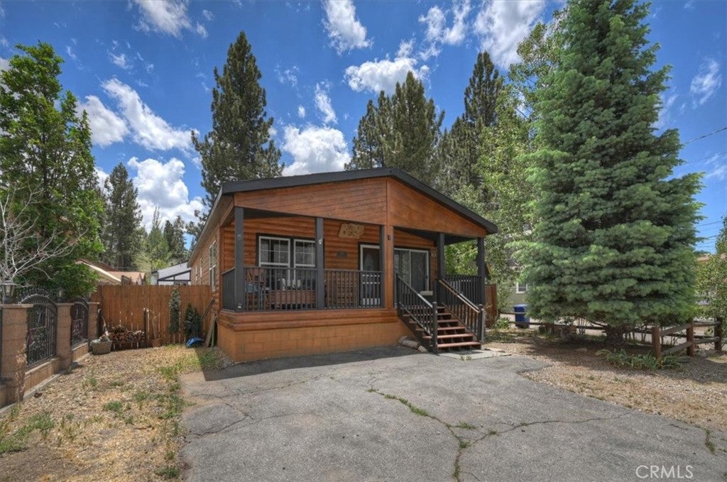1106 W Country Club