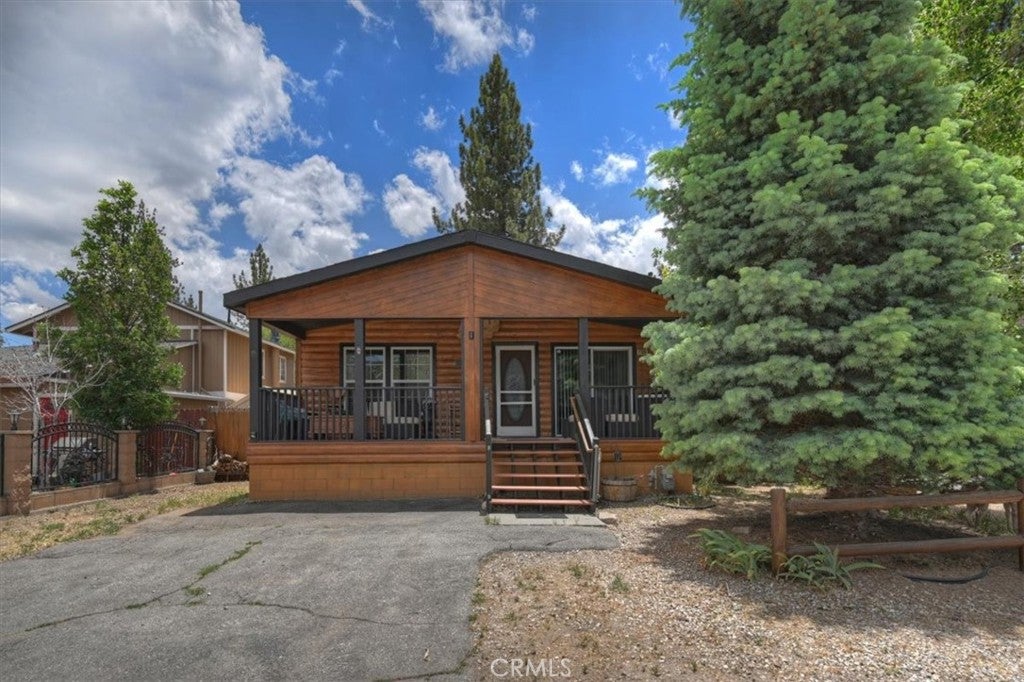 1106 W Country Club