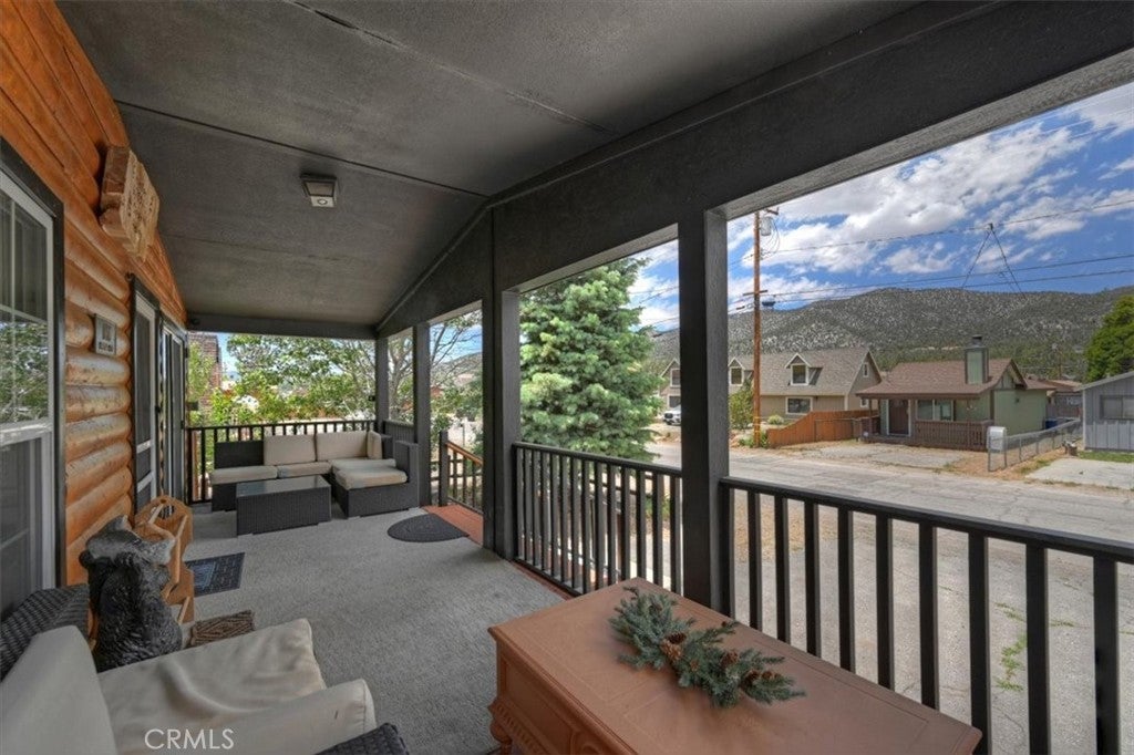 1106 W Country Club
