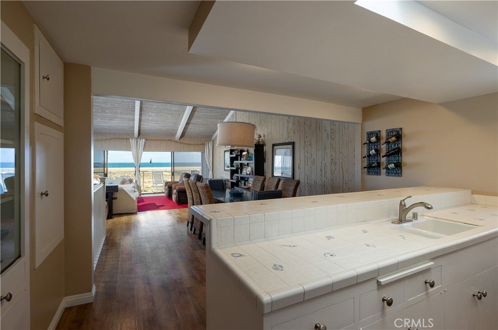1303 E Balboa Boulevard, Newport Beach CA 92661 - Photo 9