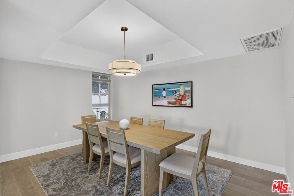 166 S Hayworth Avenue 201