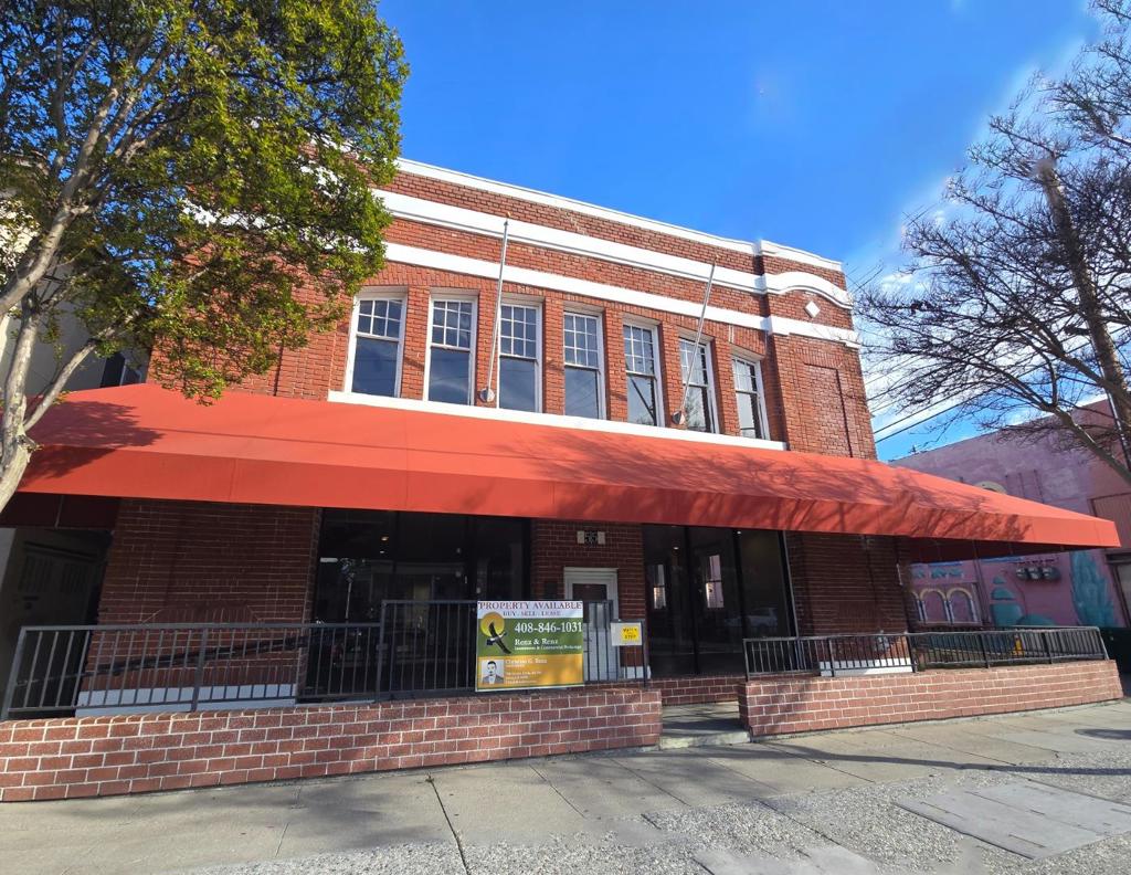 EXECUTIVE SUMMARY Price Reduced! This historic property was once the Gilroy Fire Station but has been an operating restaurant for decades. The property features a full commercial kitchen, 2 bars, 2 walk in refrigeration units, 3 bathrooms, multiple dining areas, 1st and 2nd floor outdoor seating and much more! New Warranted TPO Roof professionally installed February 2025! Rare Restaurant Offering Structurally Reinforced in 2004 Discounted from appraised value due to need of renovation 2 Bars, 2 Walk In Coolers, 3 Bathrooms Appraised for $2,369,999 in 2022 New Roof February 2025
