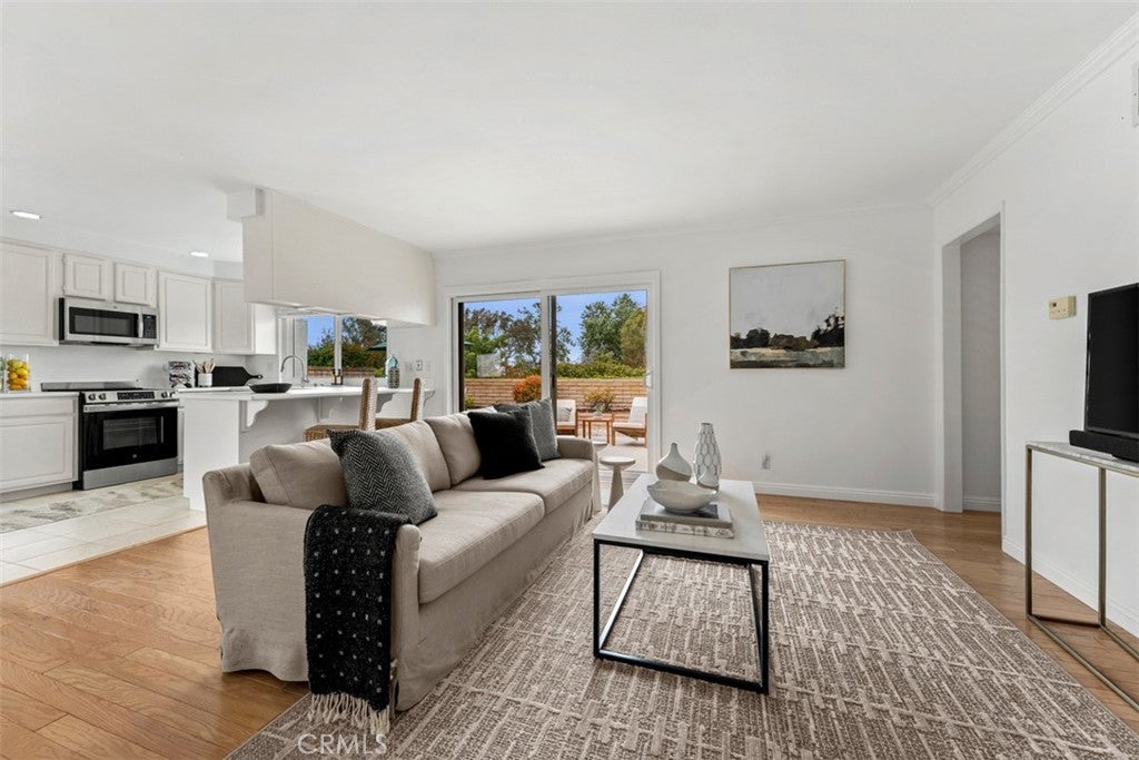 Irvine, California, 92603, United States, 4 Bedrooms Bedrooms, ,2 BathroomsBathrooms,Residential,Active,2041689