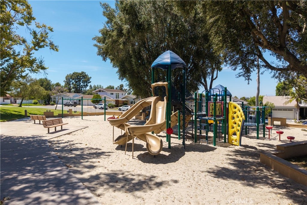Irvine, California, 92603, United States, 4 Bedrooms Bedrooms, ,2 BathroomsBathrooms,Residential,Active,2041689