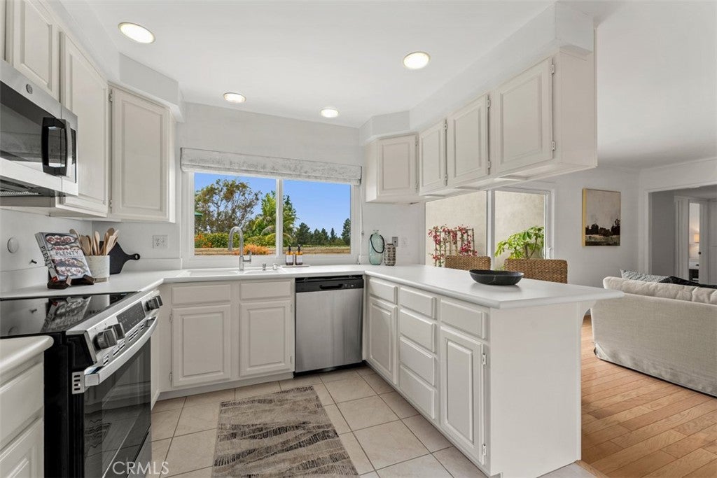 Irvine, California, 92603, United States, 4 Bedrooms Bedrooms, ,2 BathroomsBathrooms,Residential,Active,2041689