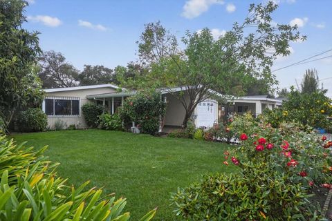 Photo of 2509 Illinois Street, East Palo Alto, CA 94303 (MLS # ML82027699)