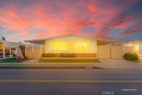 Photo of 793 W Johnston Ave, Hemet, CA 92543 (MLS # SW25276841)