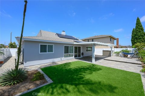 Photo of 9952 Effingham DR, Huntington Beach, CA 92646 (MLS # TR26101657)