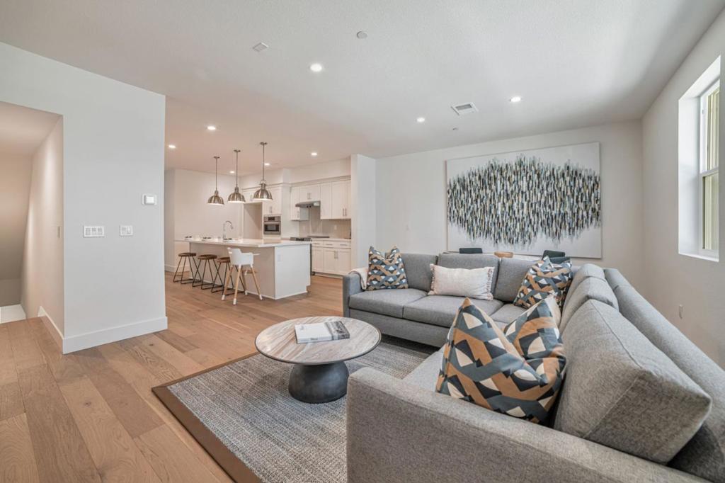 5005 Seashell Terrace